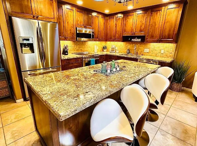 Paradise Escape-close To Old Town, Next To Pool & Hot Tub Holiday home *