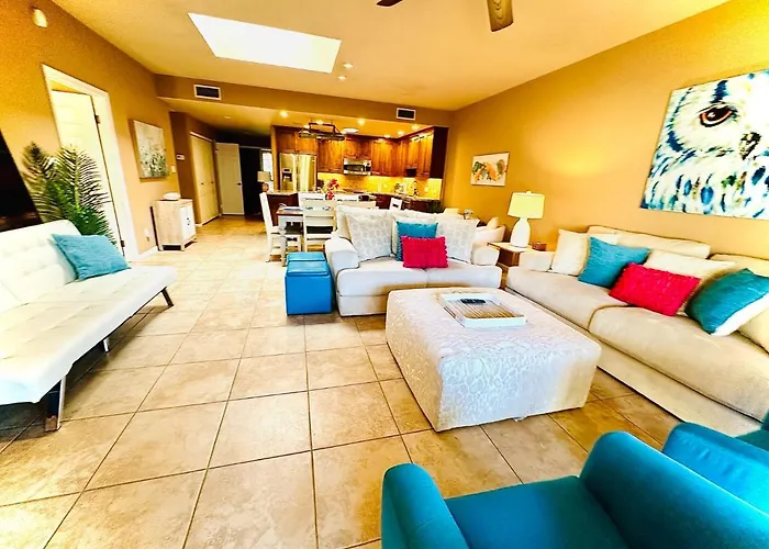 Holiday home Paradise Escape-close To Old Town, Next To Pool & Hot Tub *