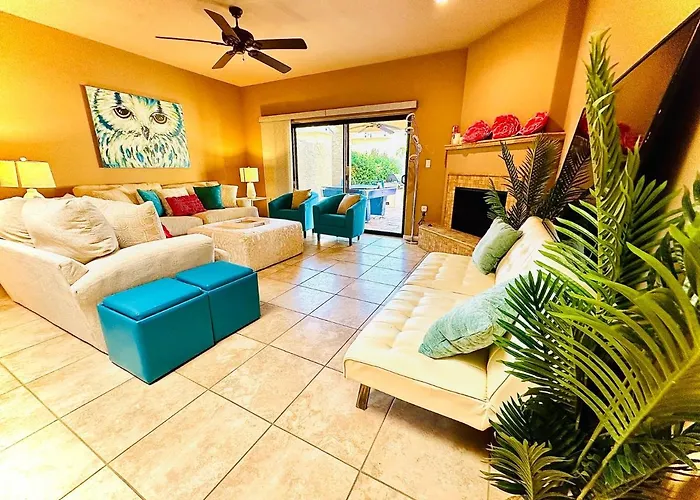 Holiday home Paradise Escape-close To Old Town, Next To Pool & Hot Tub