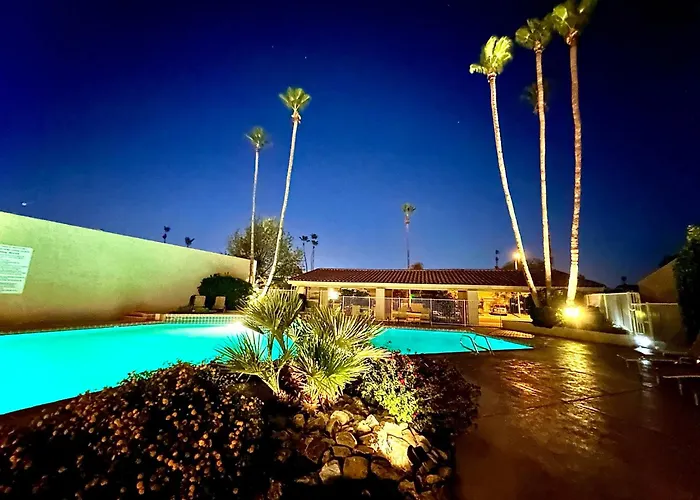 Holiday home Paradise Escape-close To Old Town, Next To Pool & Hot Tub