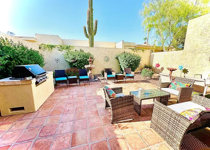 Holiday home Paradise Escape-close To Old Town, Next To Pool & Hot Tub *